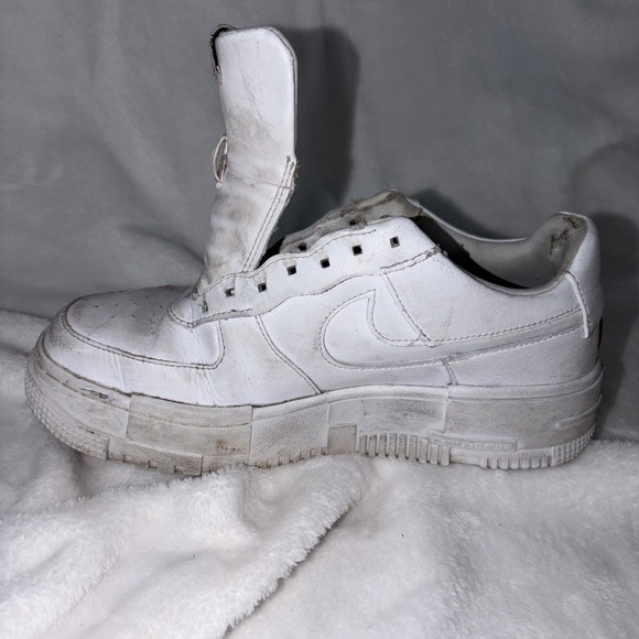 Nike Air Force 1 Pixel Triple White AF1 Low Shoes Women Size 8 CK6649-100 Retro - Picture 9 of 10